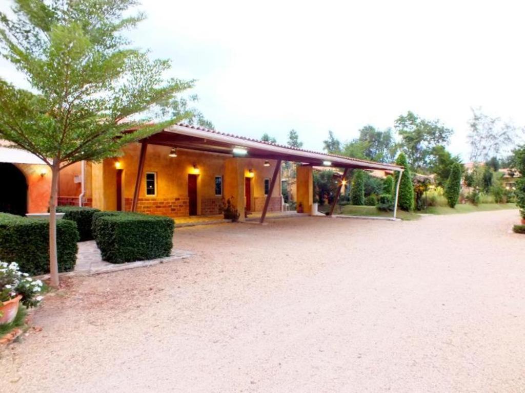 Villa Tuscany Country Resort Suan Phueng Exterior photo