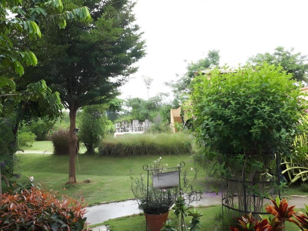 Villa Tuscany Country Resort Suan Phueng Exterior photo