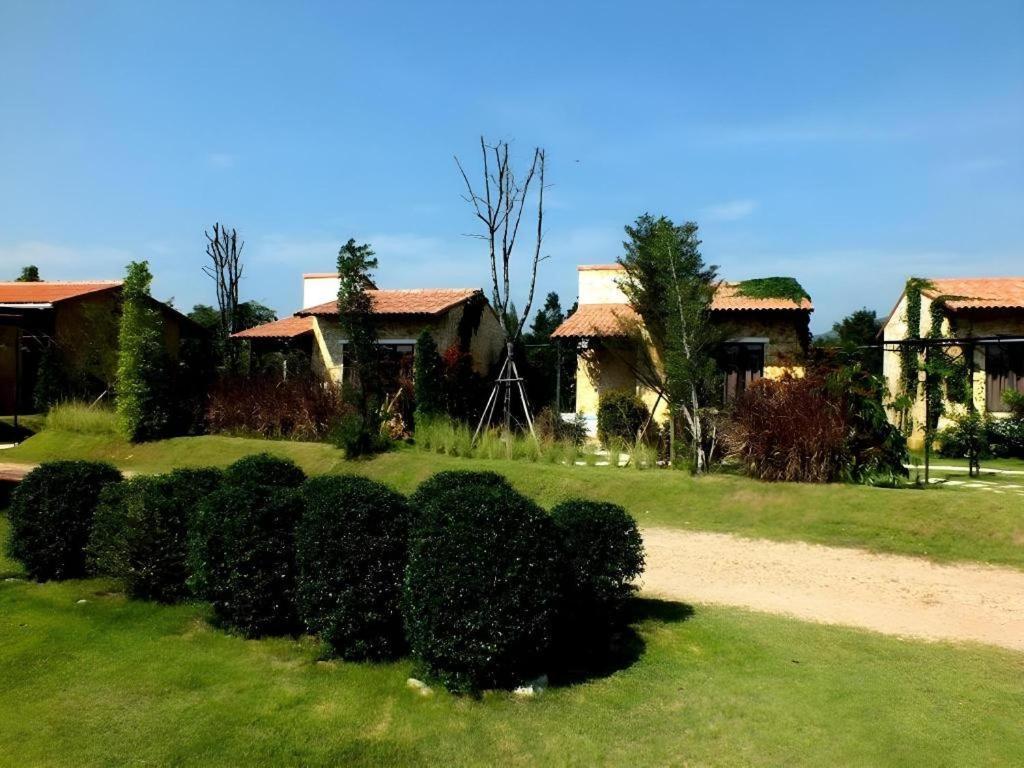 Villa Tuscany Country Resort Suan Phueng Exterior photo